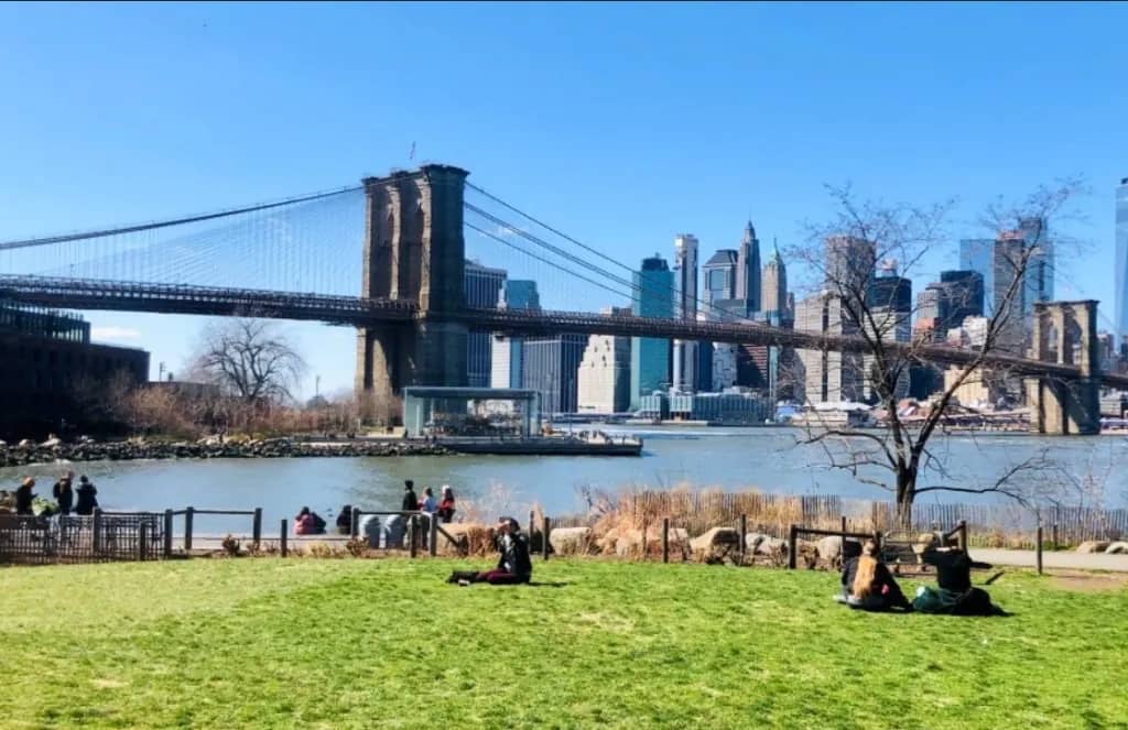 Brooklyn Bridge and Manhattan skyline viewed from Brooklyn Bridge Park