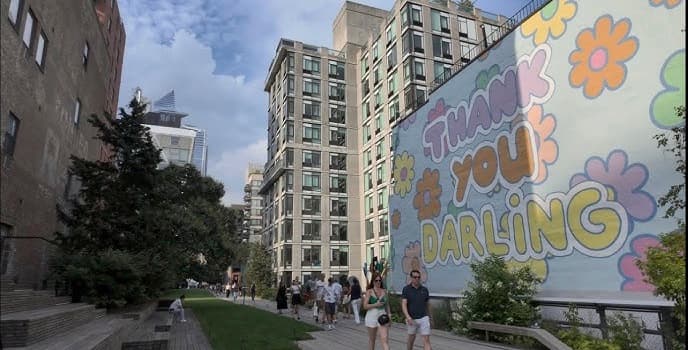 Thank You Darling mural visible from the High Line